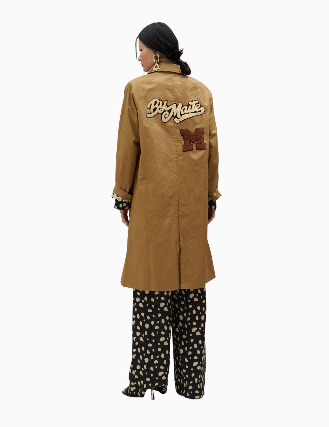 Trench LOLA CASADEMUNT BY MAITE detalle parches 