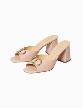 Sandalias mules de piel con Oval T