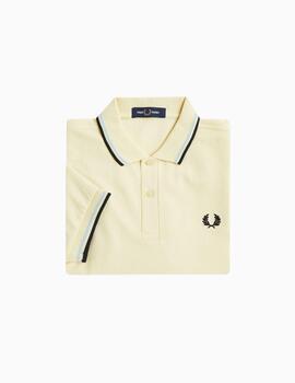 Polo FRED PERRY con ribete con dos franjas.